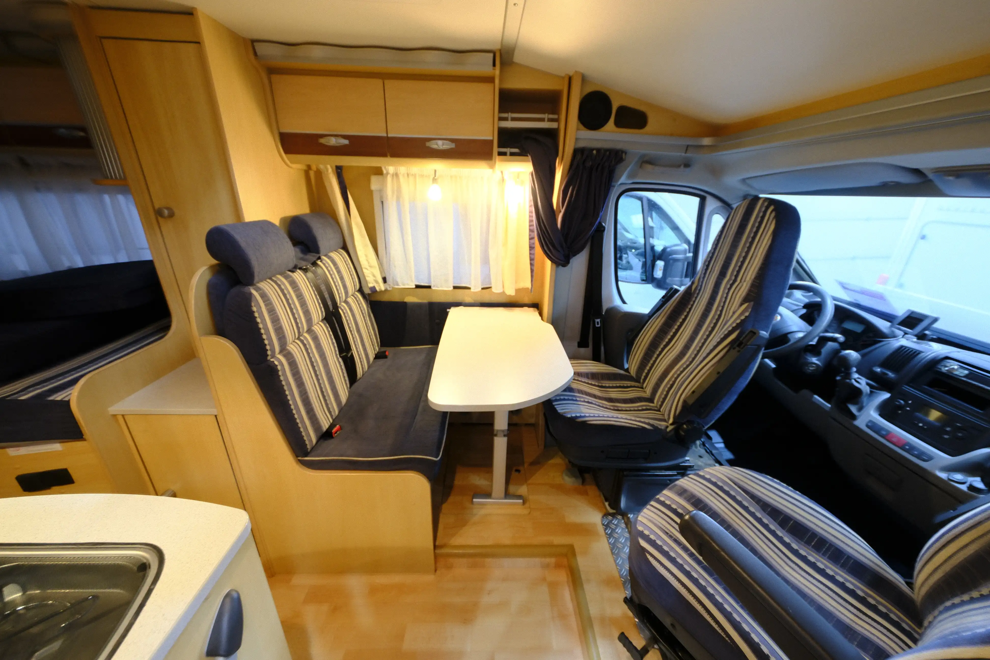 DETHLEFFS GlobeBus T 001